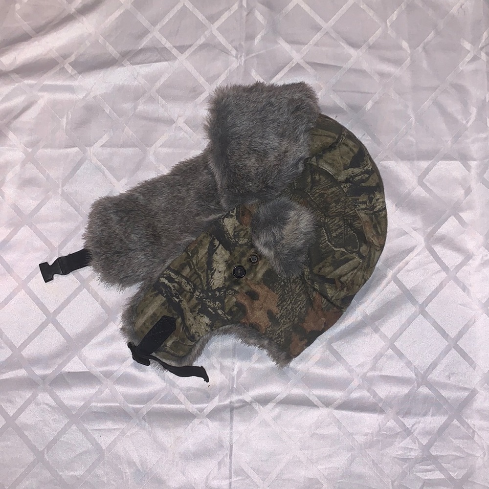 Furry snow hat camo
